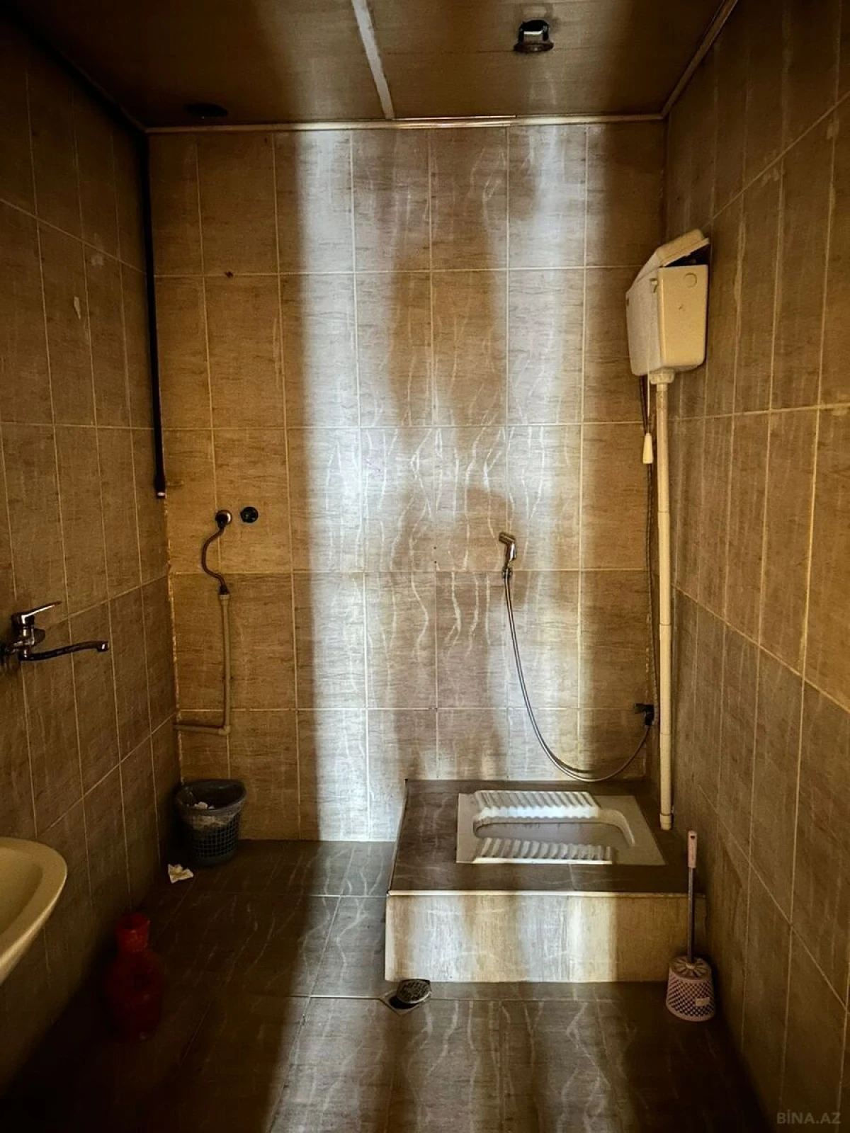 Satılır obyekt 565 m²