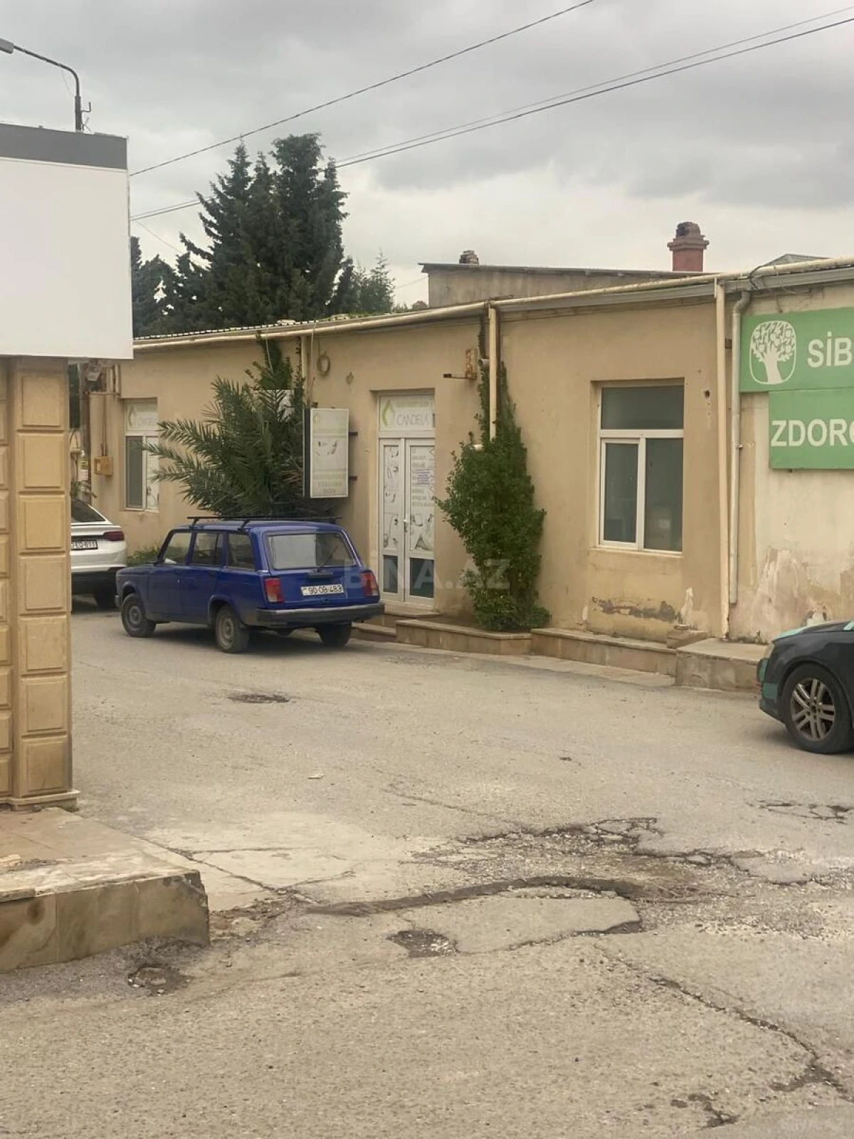 Satılır obyekt 565 m²