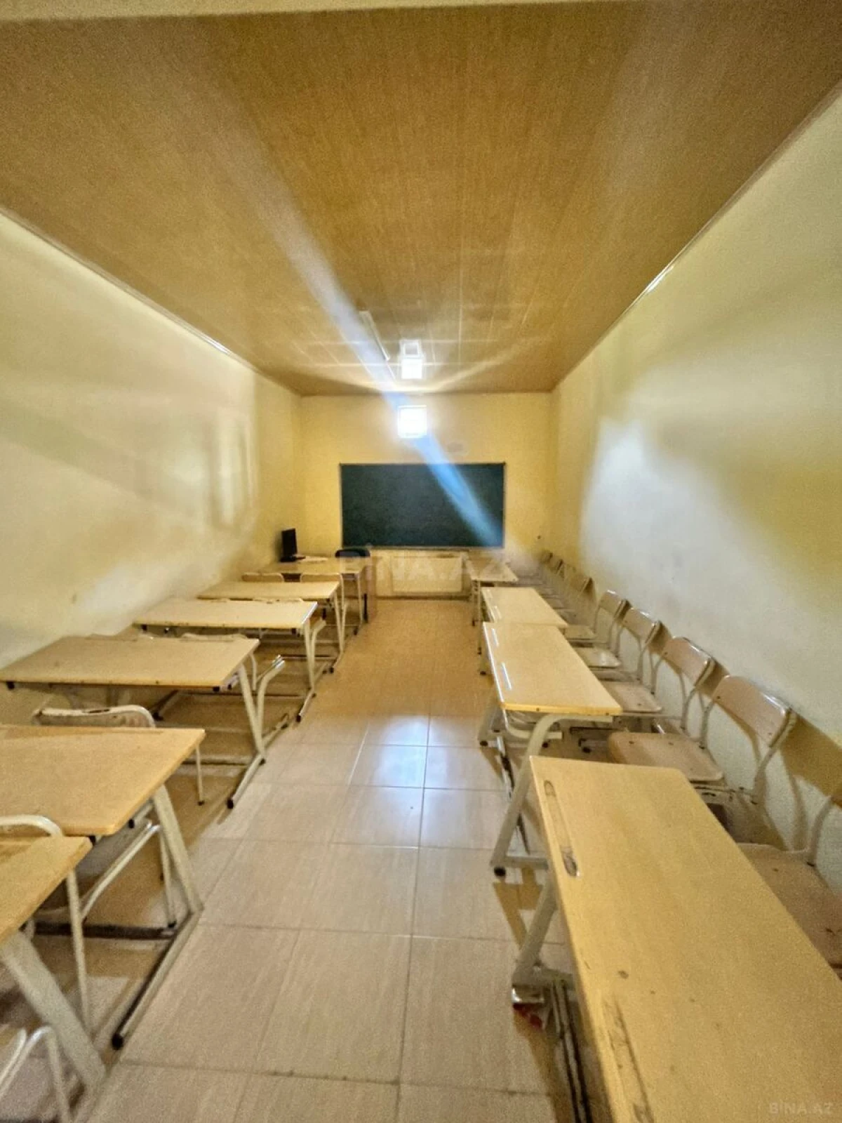 Satılır obyekt 565 m²