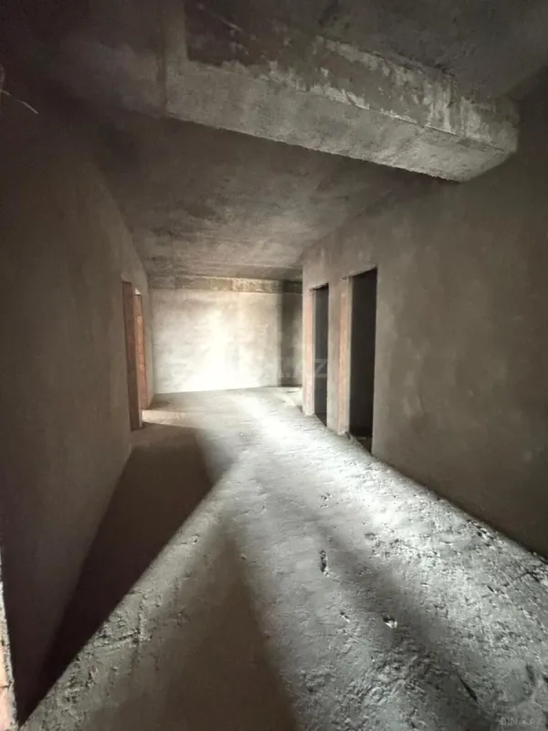 Satılır 4 otaqlı mənzil 216 m²