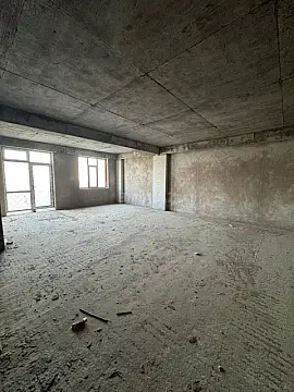 Satılır 4 otaqlı mənzil 216 m²