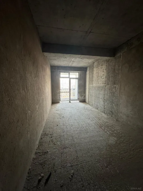 Satılır 4 otaqlı mənzil 216 m²