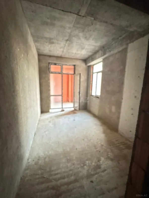 Satılır 4 otaqlı mənzil 216 m²