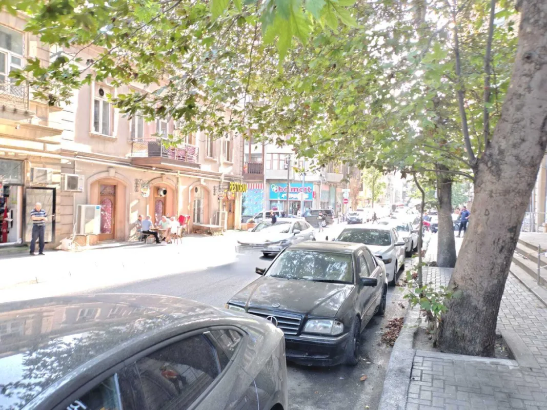 Satılır obyekt 70 m²