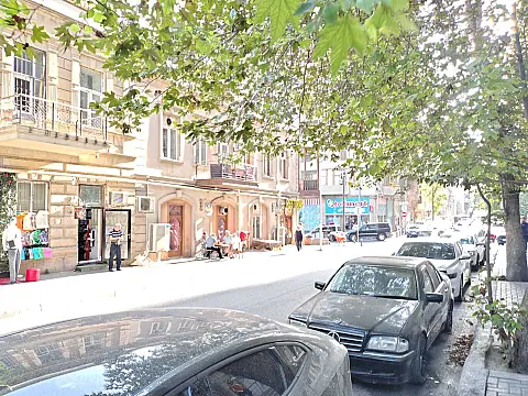 Satılır obyekt 70 m²