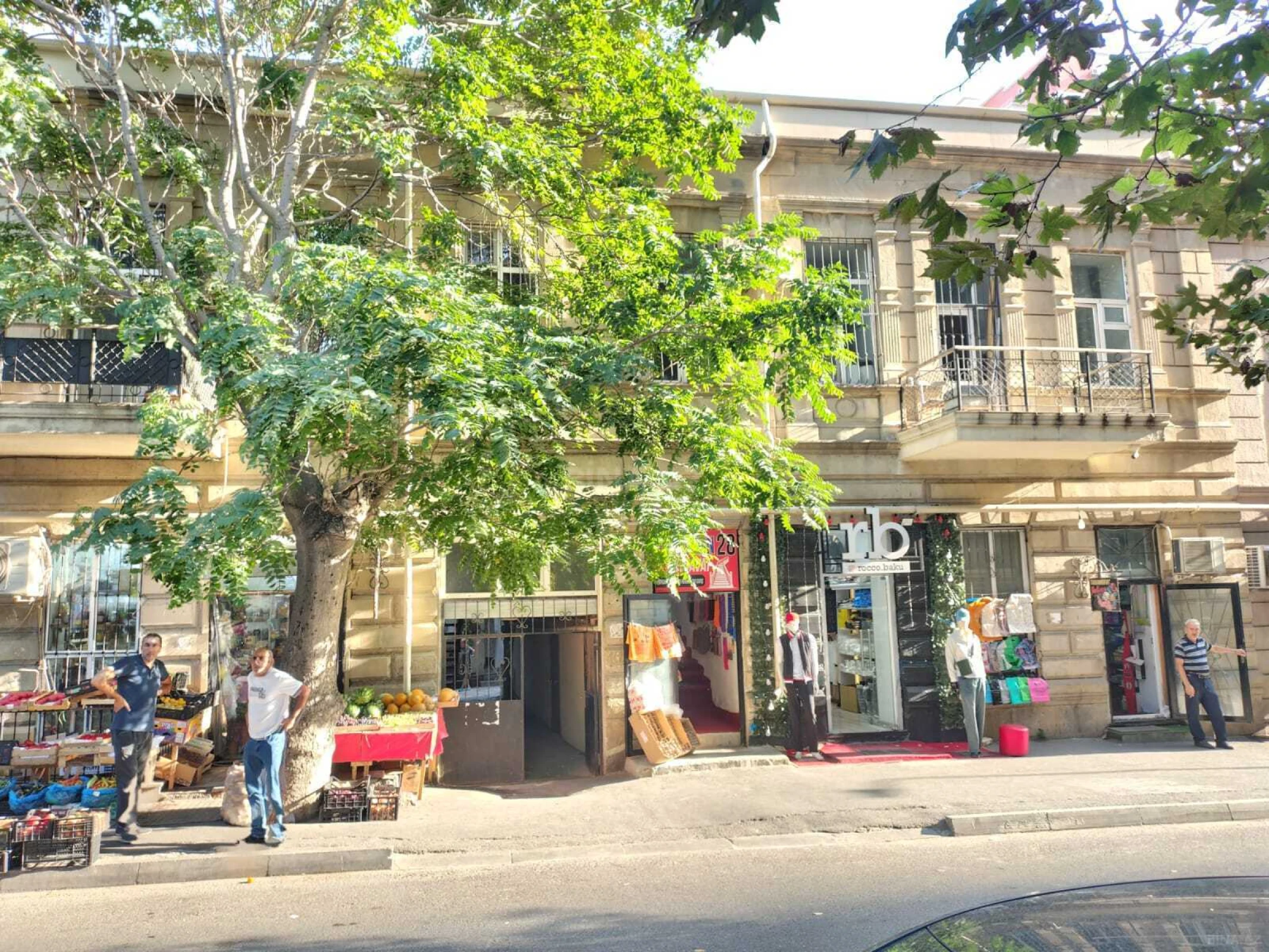 Satılır obyekt 70 m²