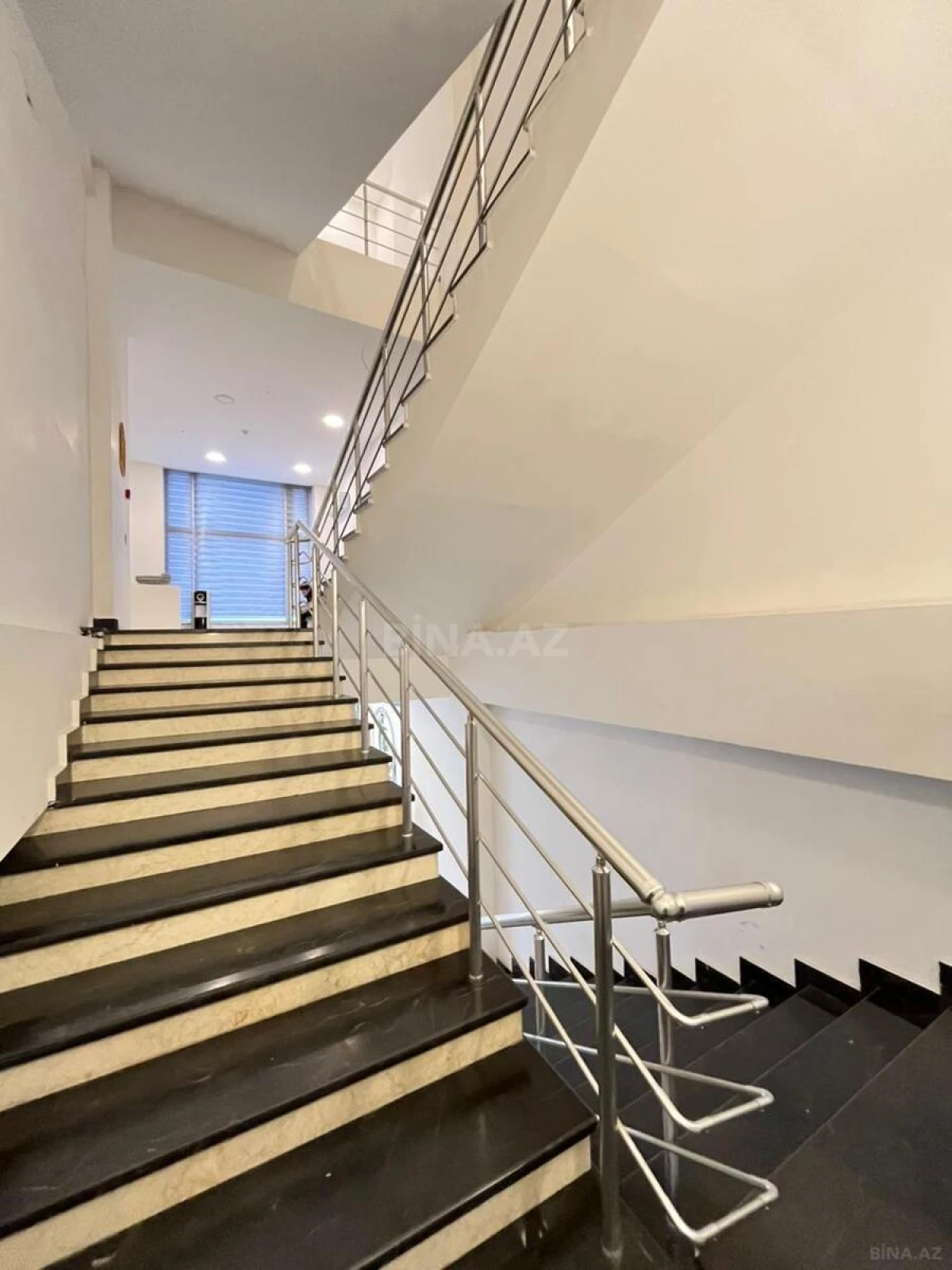 Satılır obyekt 1155 m²