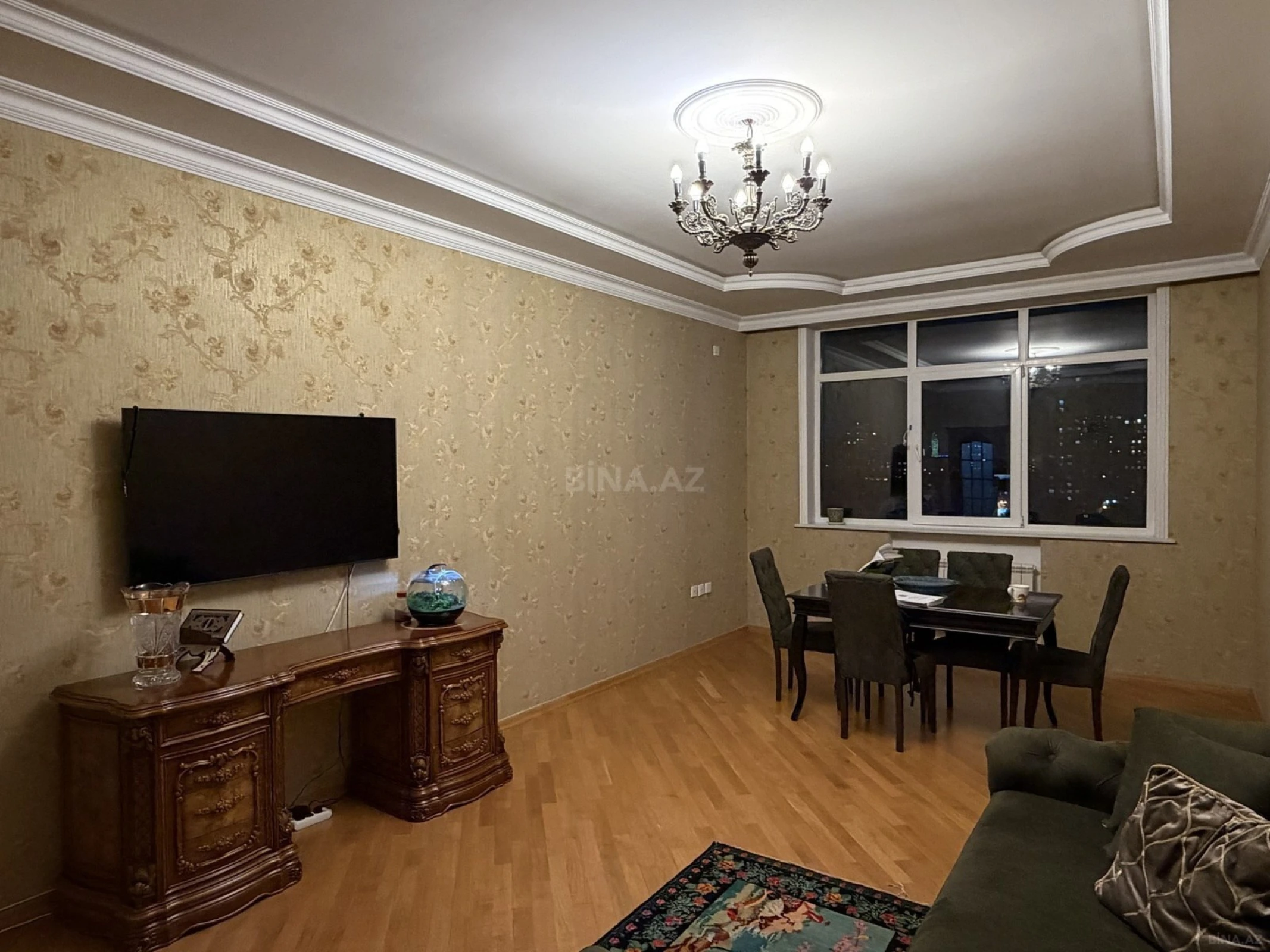 Satılır 3 otaqlı mənzil 135 m²