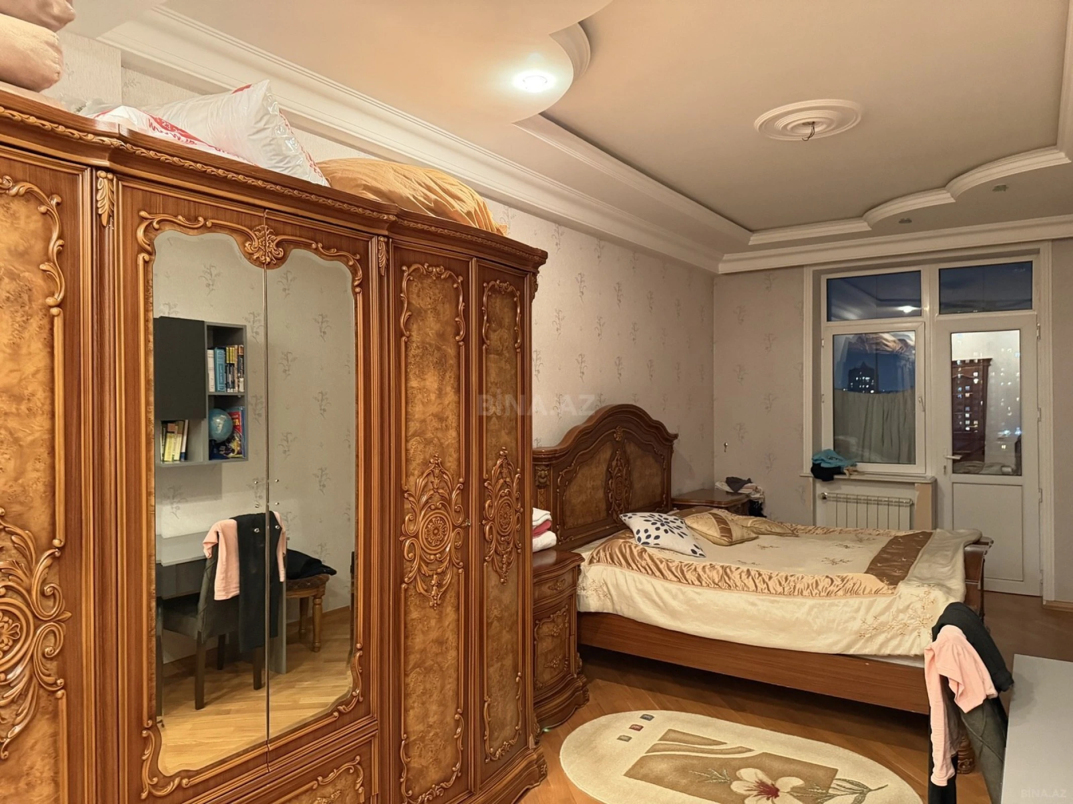 Satılır 3 otaqlı mənzil 135 m²
