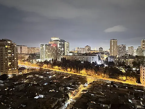 Satılır 3 otaqlı mənzil 135 m² — Bakı, İnşaatçılar 3 otaq 135.00 m²