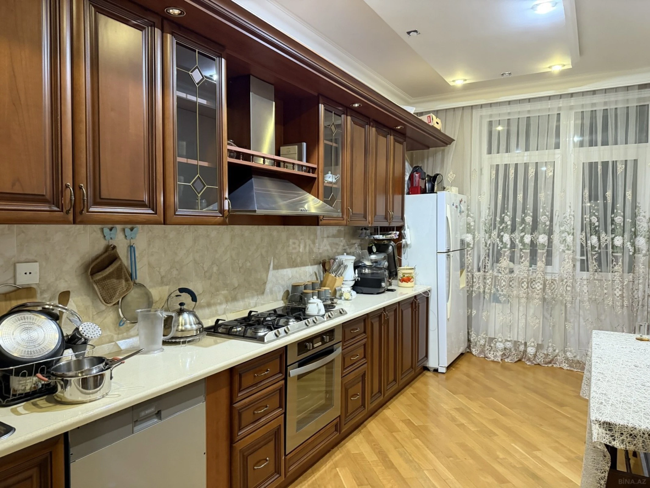 Satılır 3 otaqlı mənzil 135 m²