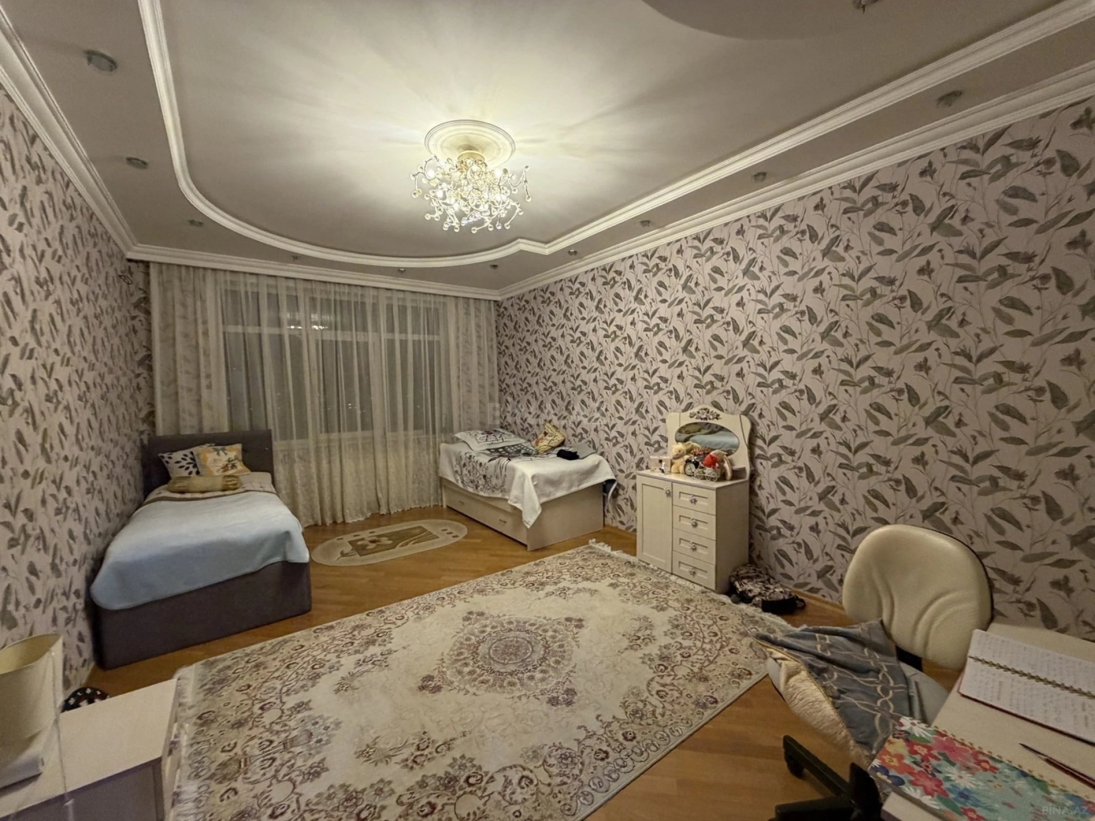 Satılır 3 otaqlı mənzil 135 m²