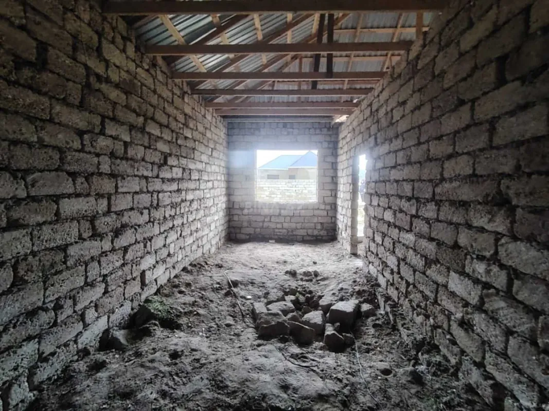 Satılır 2 otaqlı həyət evi 90 m²