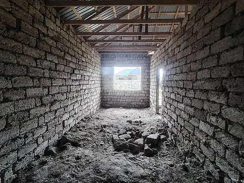 Satılır 2 otaqlı həyət evi 90 m²