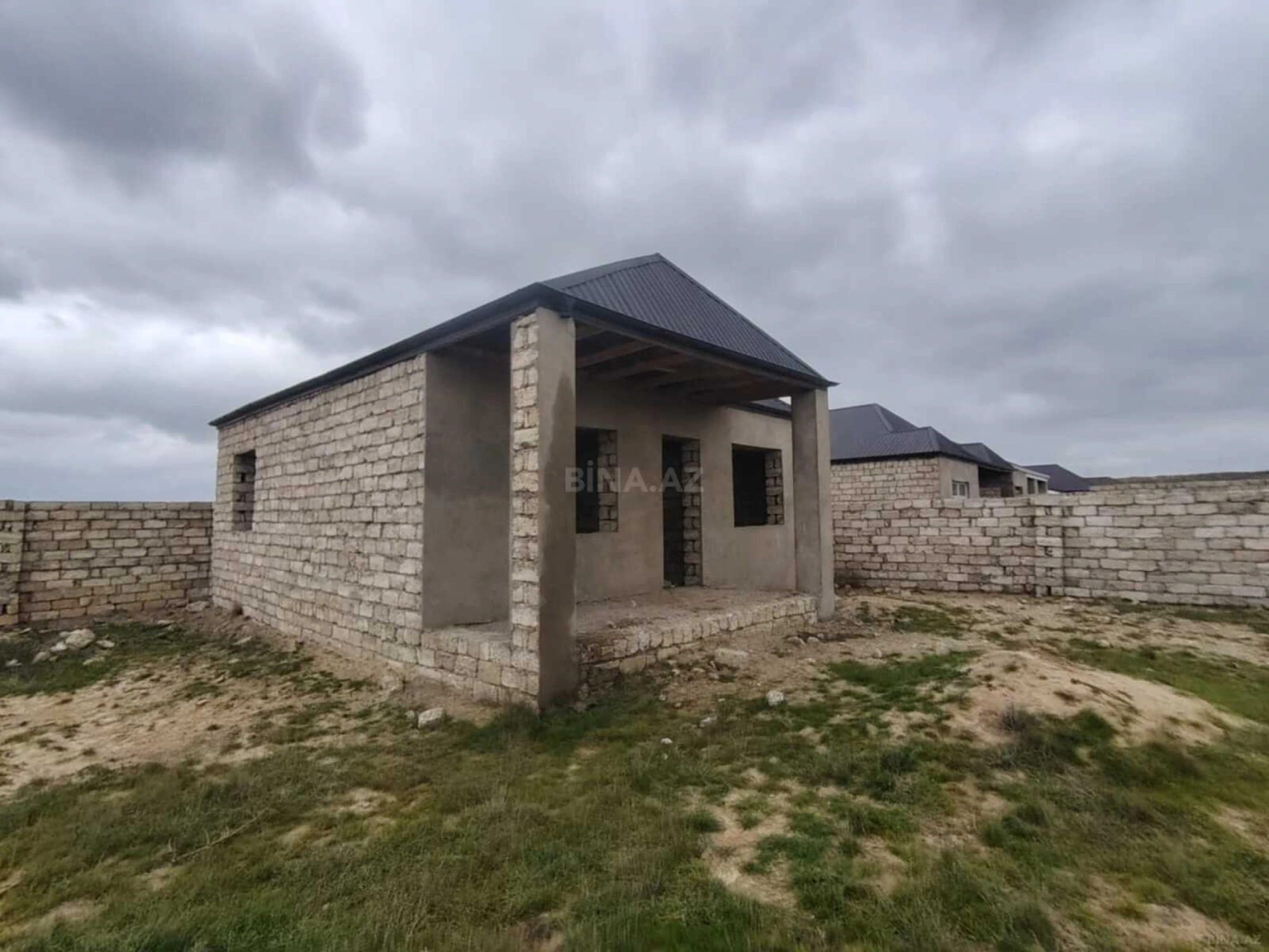 Satılır 2 otaqlı həyət evi 90 m²