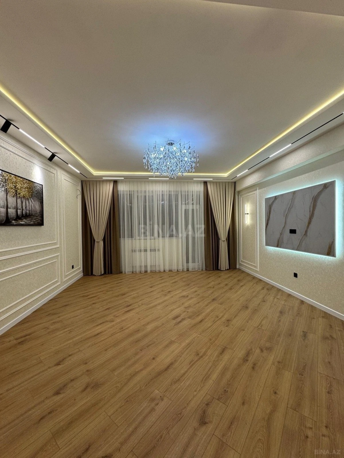Satılır 3 otaqlı mənzil 135 m²
