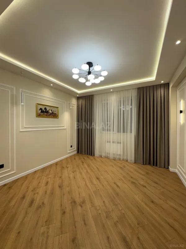 Satılır 3 otaqlı mənzil 135 m²