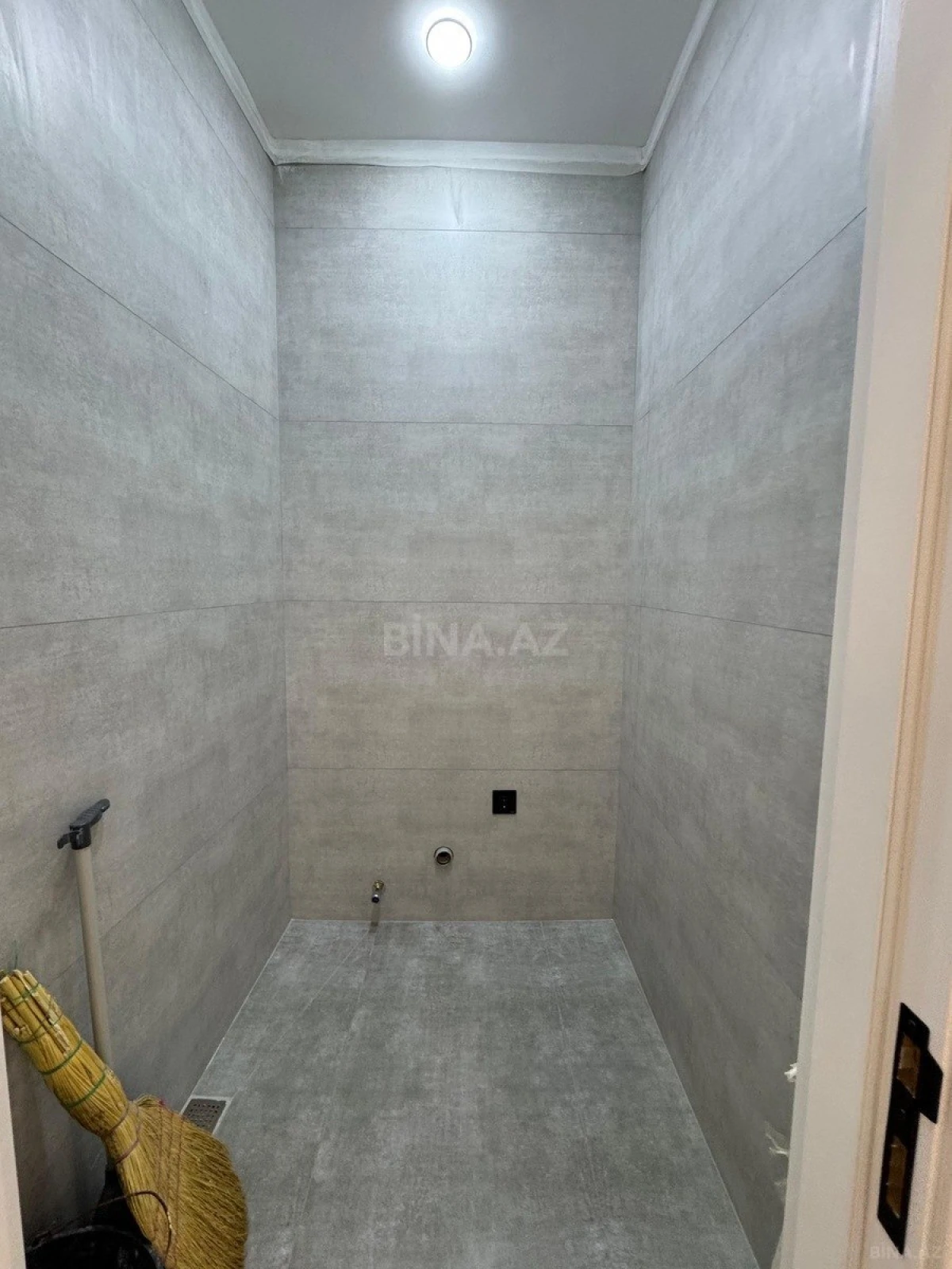 Satılır 3 otaqlı mənzil 135 m²