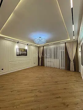 Satılır 3 otaqlı mənzil 135 m²