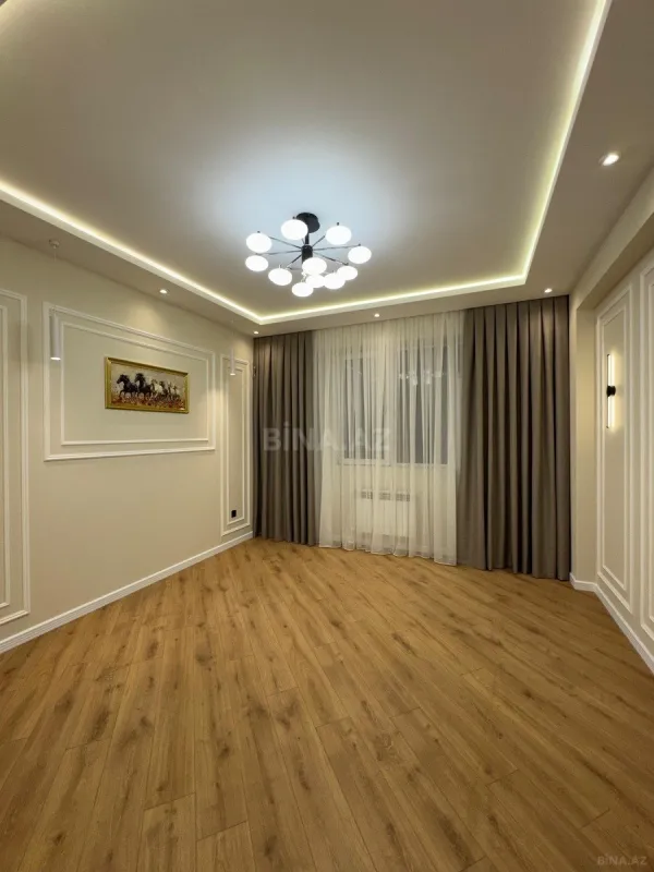 Satılır 3 otaqlı mənzil 135 m²