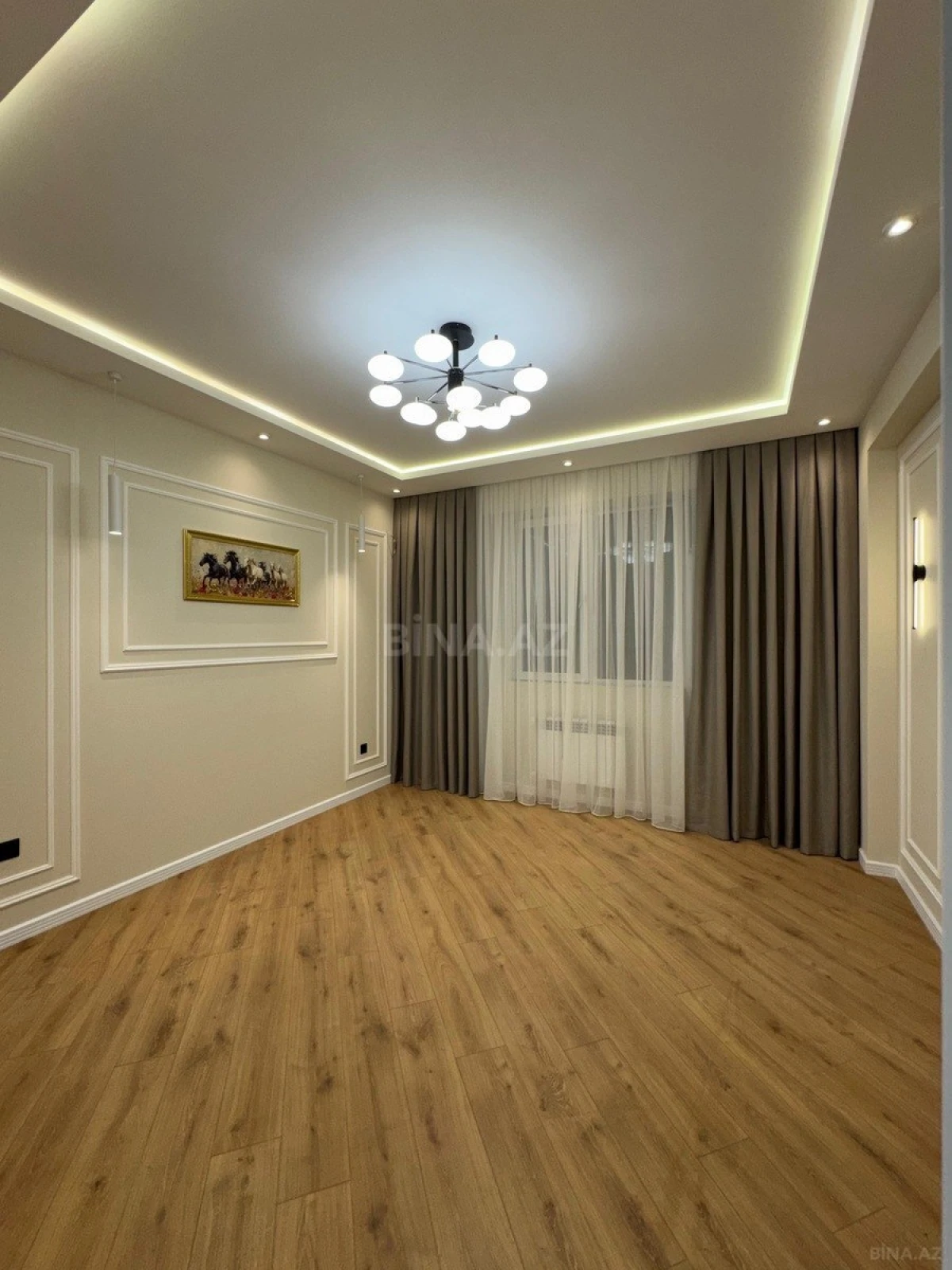 Satılır 3 otaqlı mənzil 135 m²