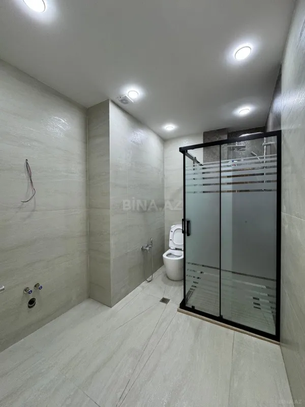 Satılır 3 otaqlı mənzil 135 m²