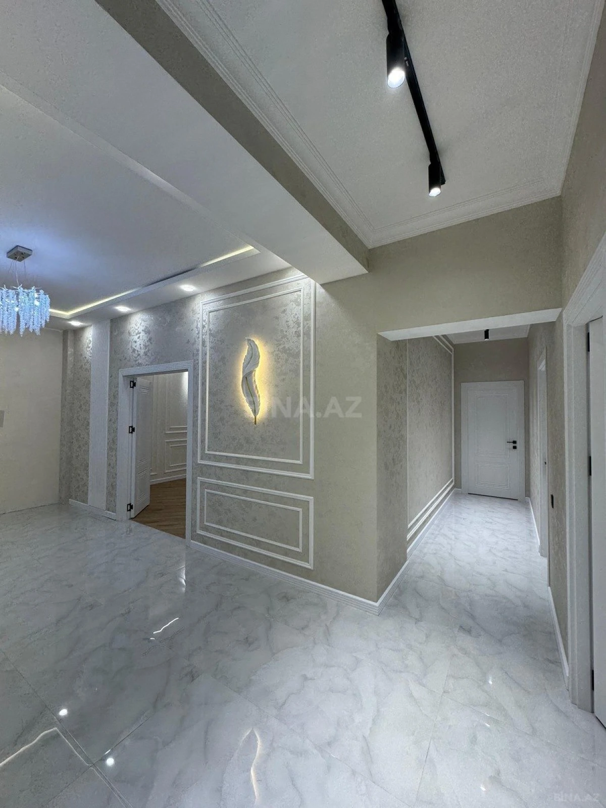 Satılır 3 otaqlı mənzil 135 m²