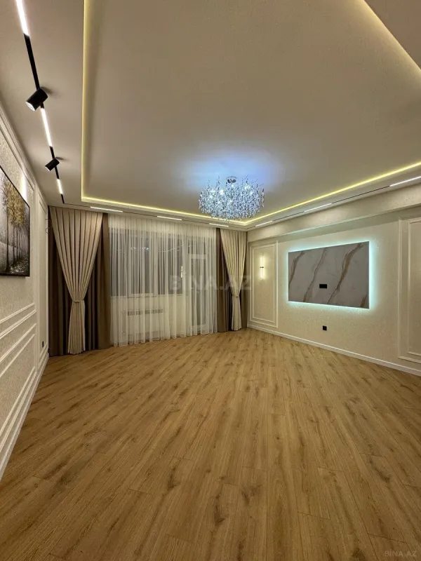Satılır 3 otaqlı mənzil 135 m²