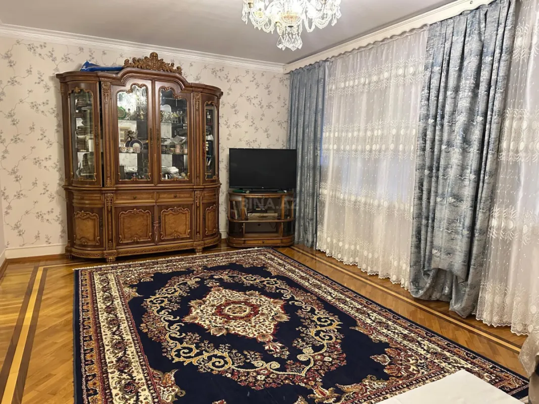 Satılır 4 otaqlı mənzil 100.5 m²