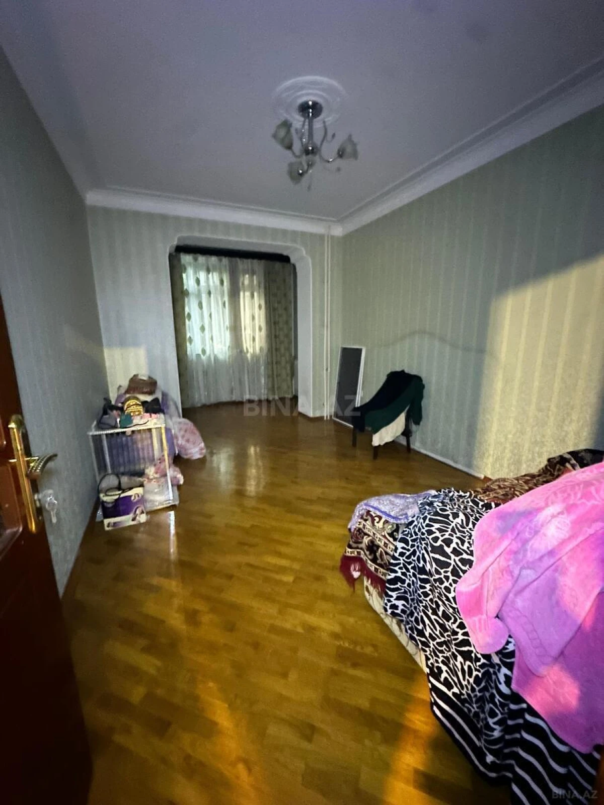 Satılır 4 otaqlı mənzil 100.5 m²