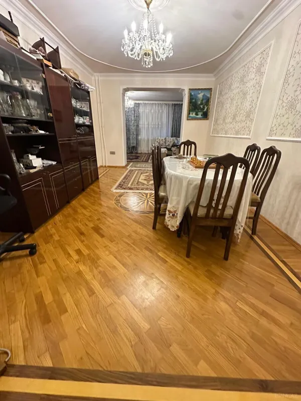 Satılır 4 otaqlı mənzil 100.5 m²