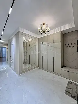 Satılır 4 otaqlı mənzil 140 m²