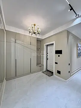 Satılır 4 otaqlı mənzil 140 m²