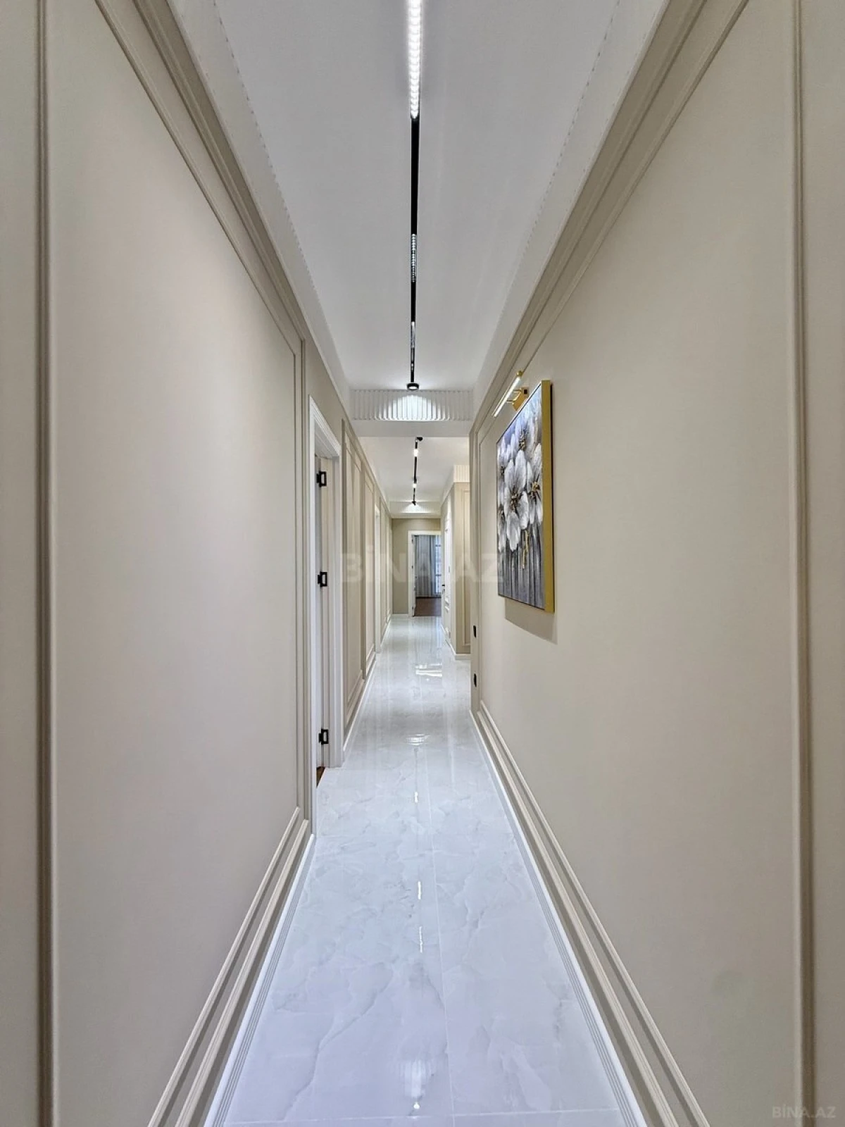 Satılır 4 otaqlı mənzil 140 m²