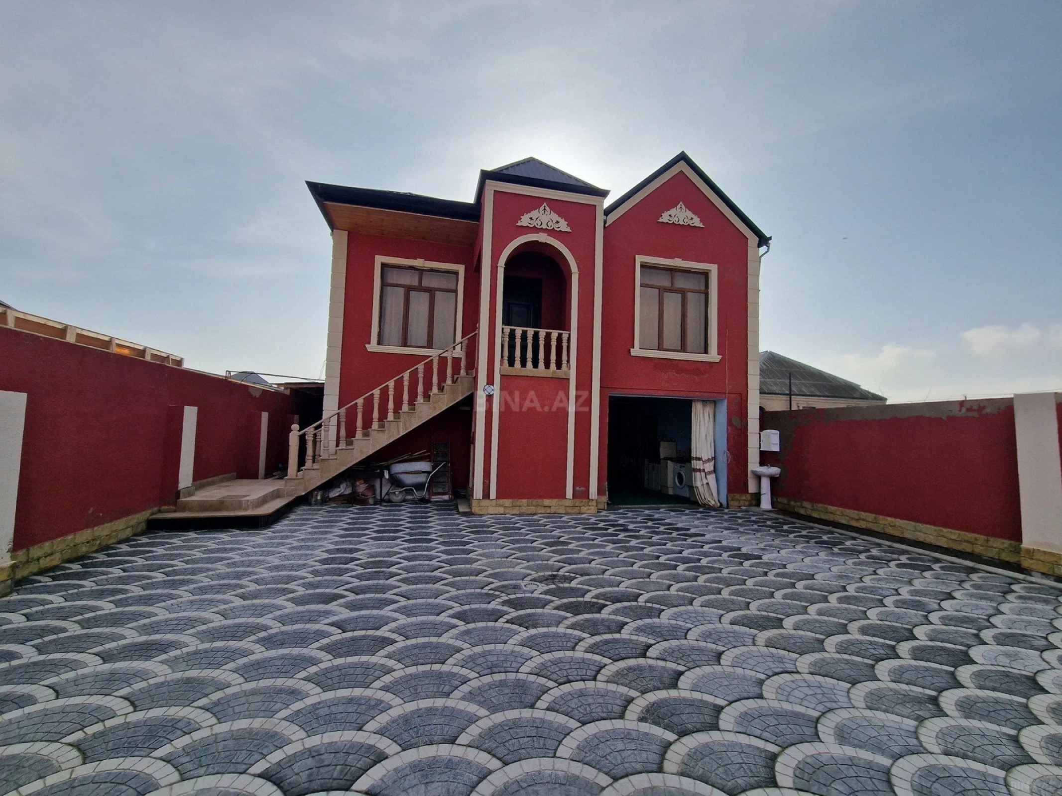 Satılır 7 otaqlı həyət evi 245 m²