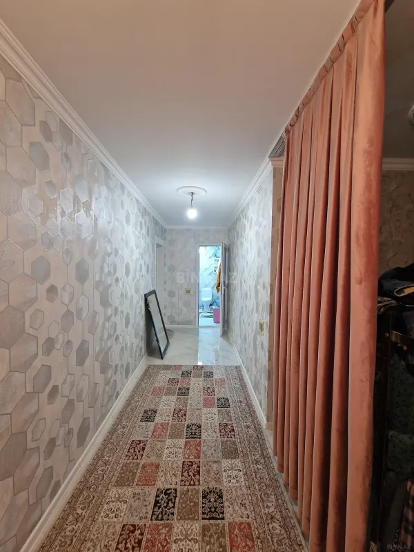 Satılır 7 otaqlı həyət evi 245 m²
