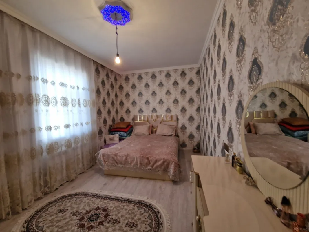 Satılır 7 otaqlı həyət evi 245 m²