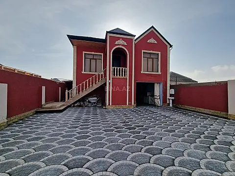 Satılır 7 otaqlı həyət evi 245 m²