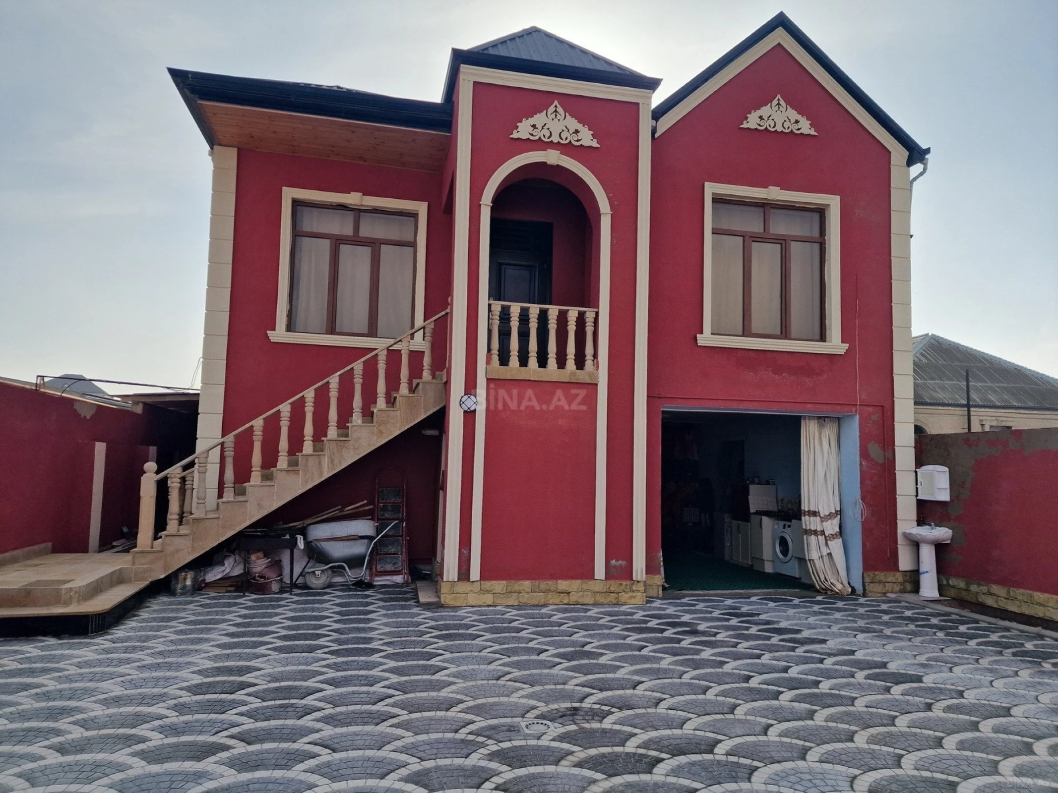 Satılır 7 otaqlı həyət evi 245 m²