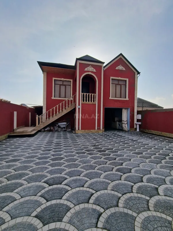 Satılır 7 otaqlı həyət evi 245 m²