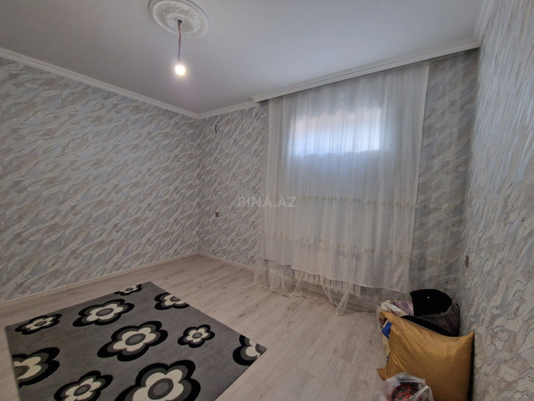 Satılır 7 otaqlı həyət evi 245 m²