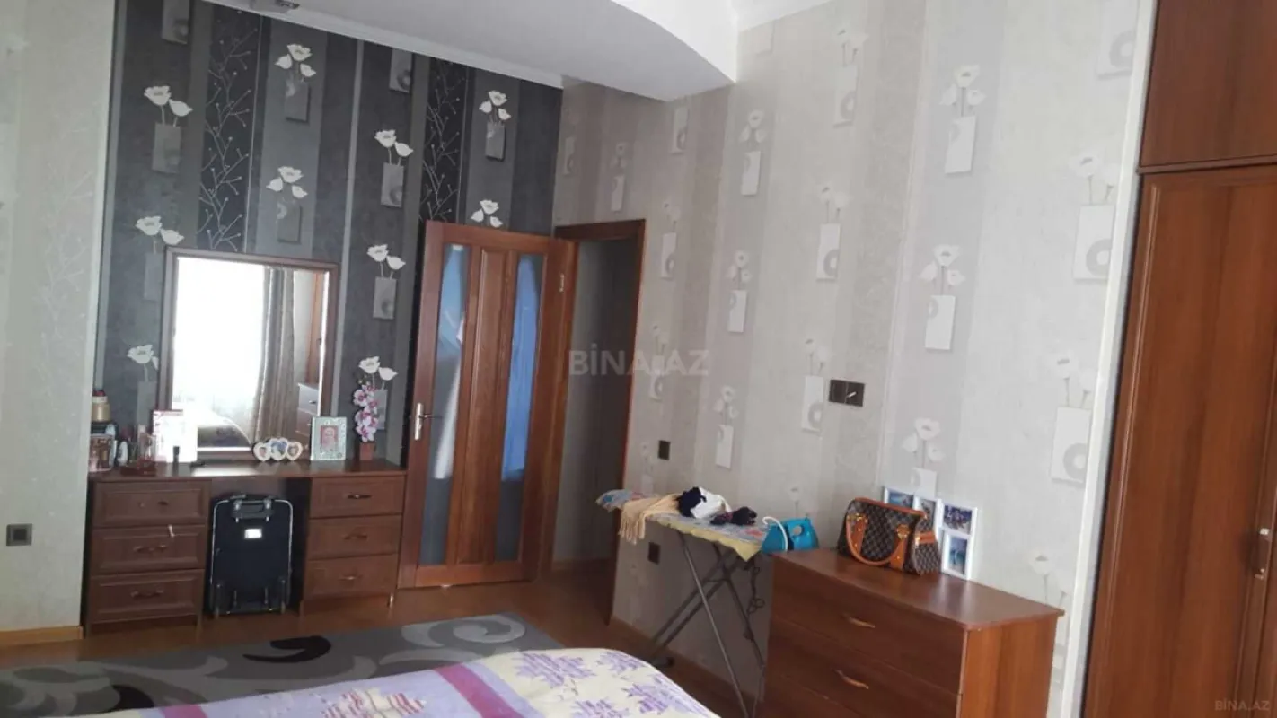 Satılır 3 otaqlı mənzil 95 m²
