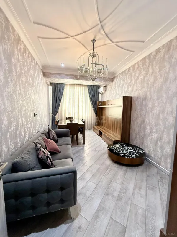Satılır 4 otaqlı mənzil 145 m²