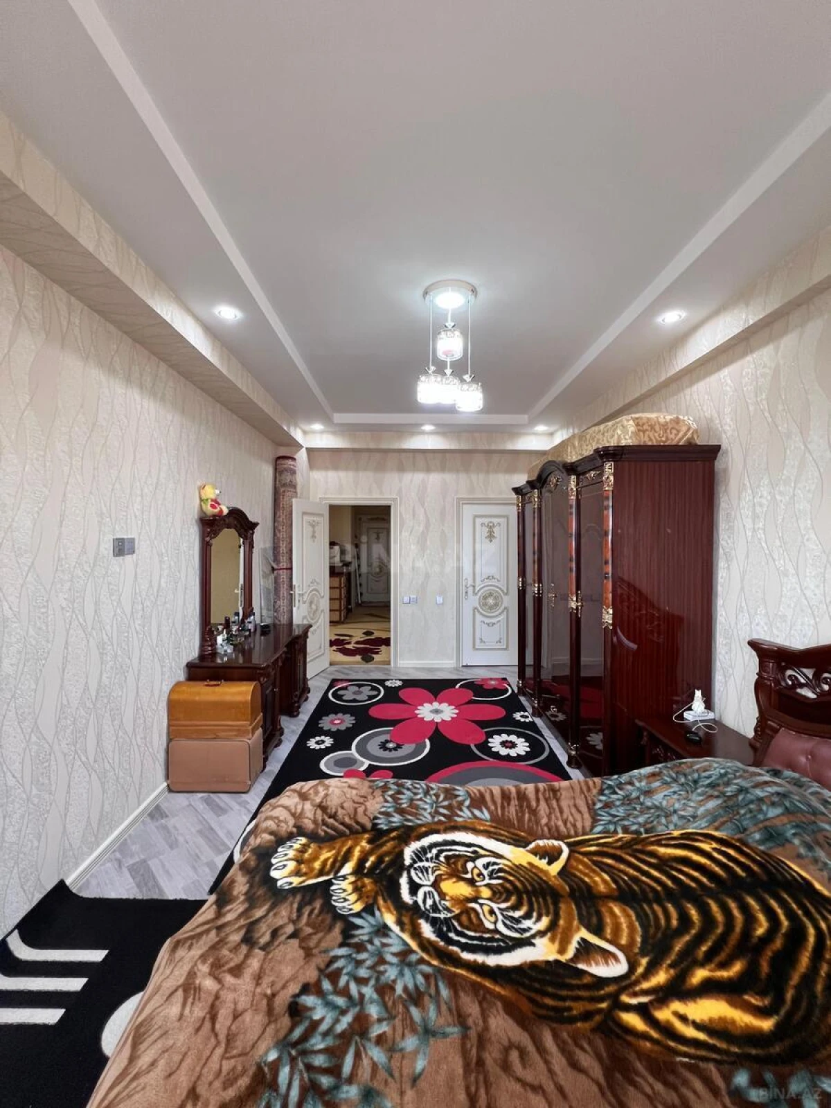 Satılır 3 otaqlı mənzil 140 m²