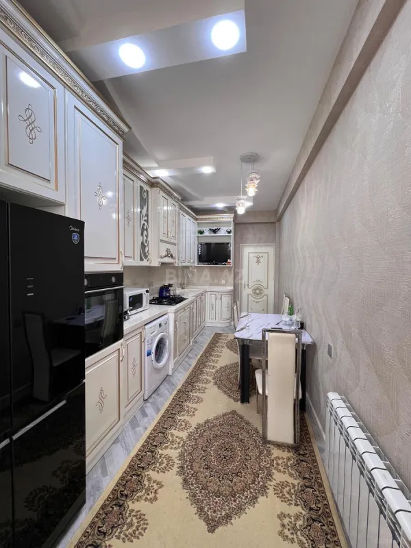 Satılır 3 otaqlı mənzil 140 m²