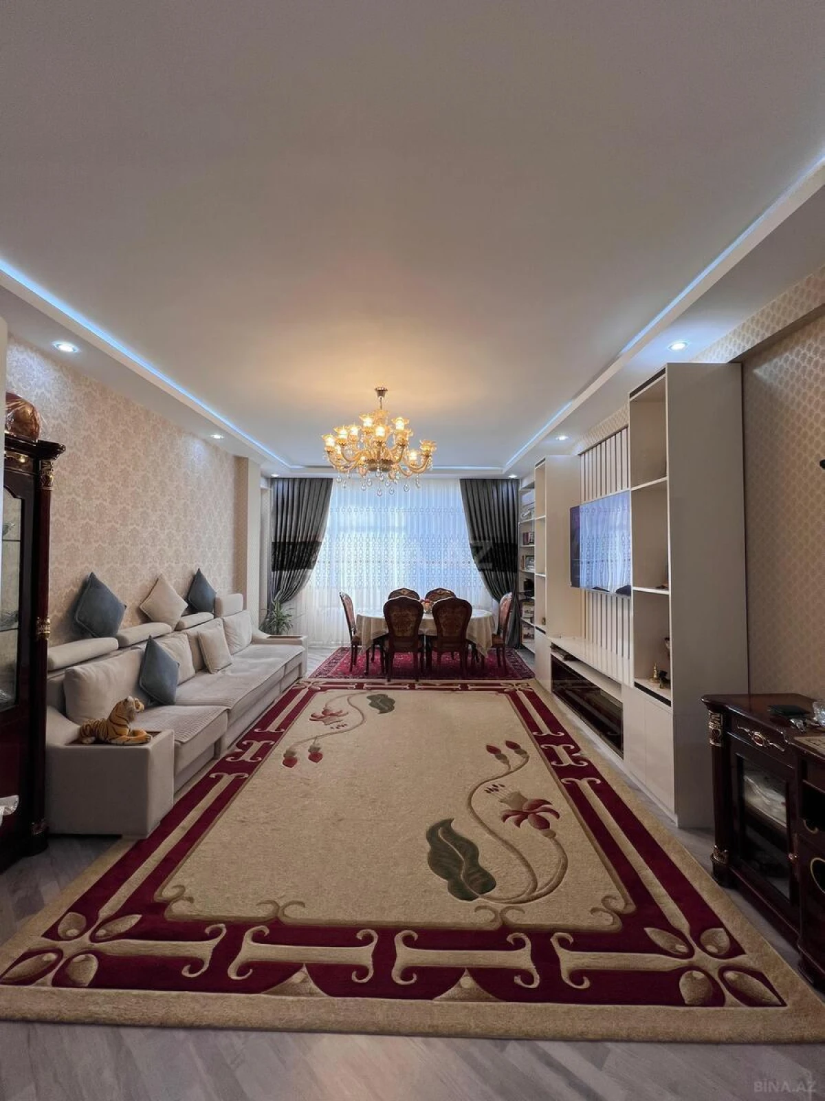 Satılır 3 otaqlı mənzil 140 m²