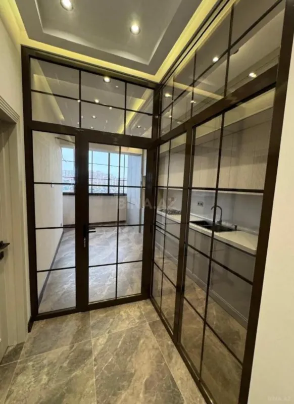 Satılır 3 otaqlı mənzil 135 m²