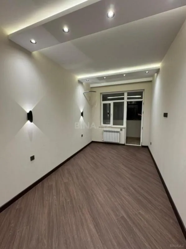 Satılır 3 otaqlı mənzil 135 m²