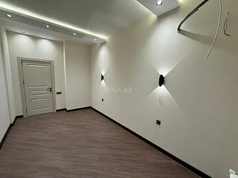 Satılır 3 otaqlı mənzil 135 m²