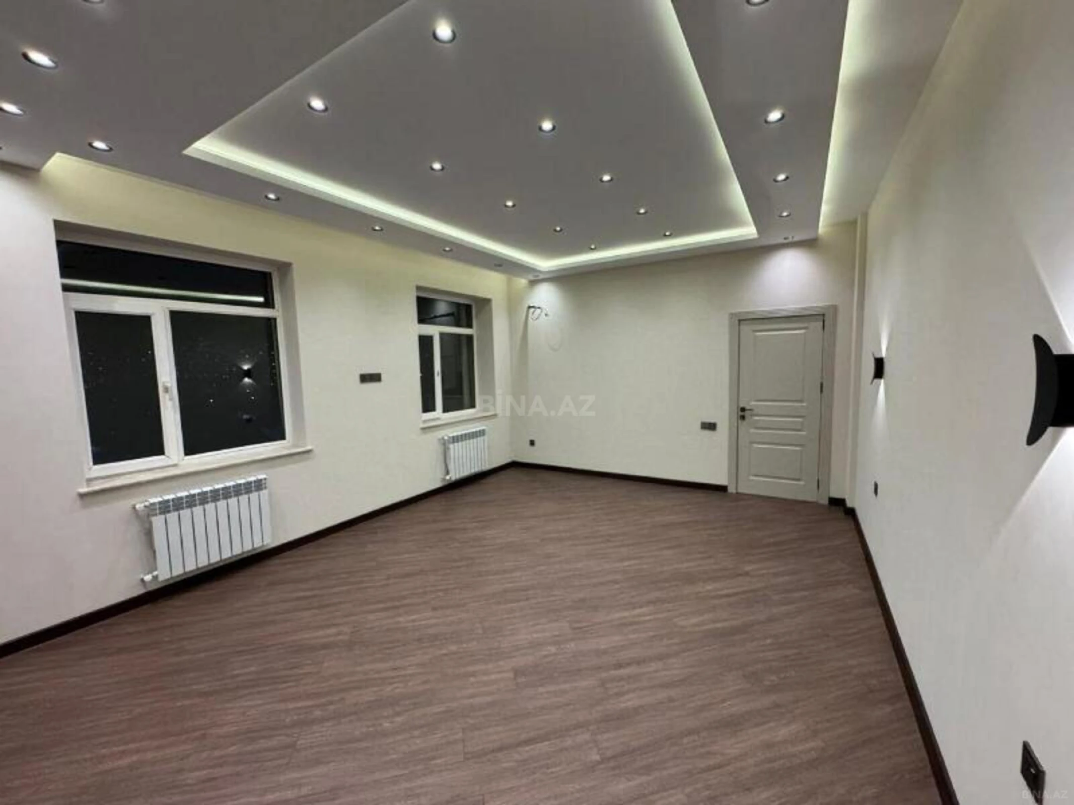 Satılır 3 otaqlı mənzil 135 m²